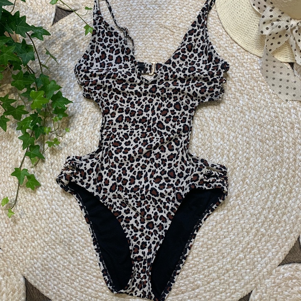 🚨SOLD 🚨 MONOKINI swim suit